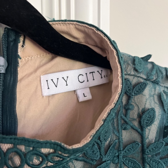 Ivy City Co. Women’s Dress - Picture 2 of 5